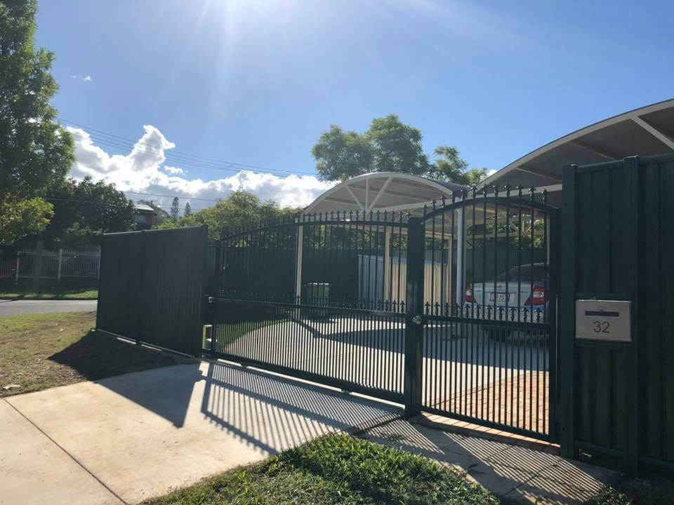 Colorbond & gate by Bennys Fencing