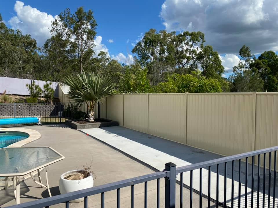 Pool fencing by Bennys Fencing